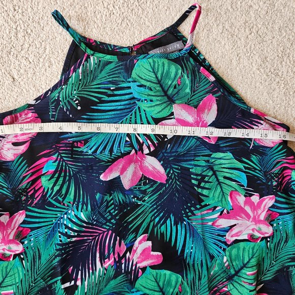 Floral Flowy Back Slit High-Low Top - Picture 5 of 9